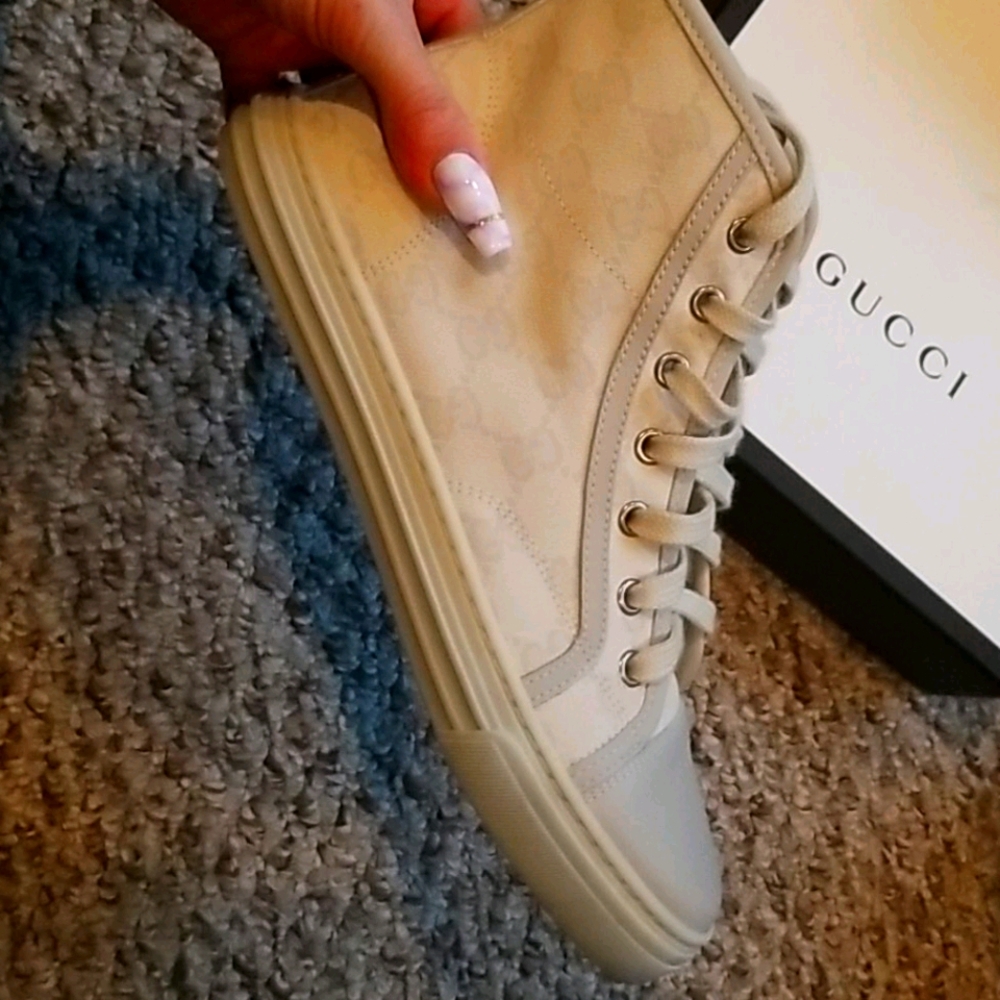 Authentic Gucci shoes - Picture 4 of 5